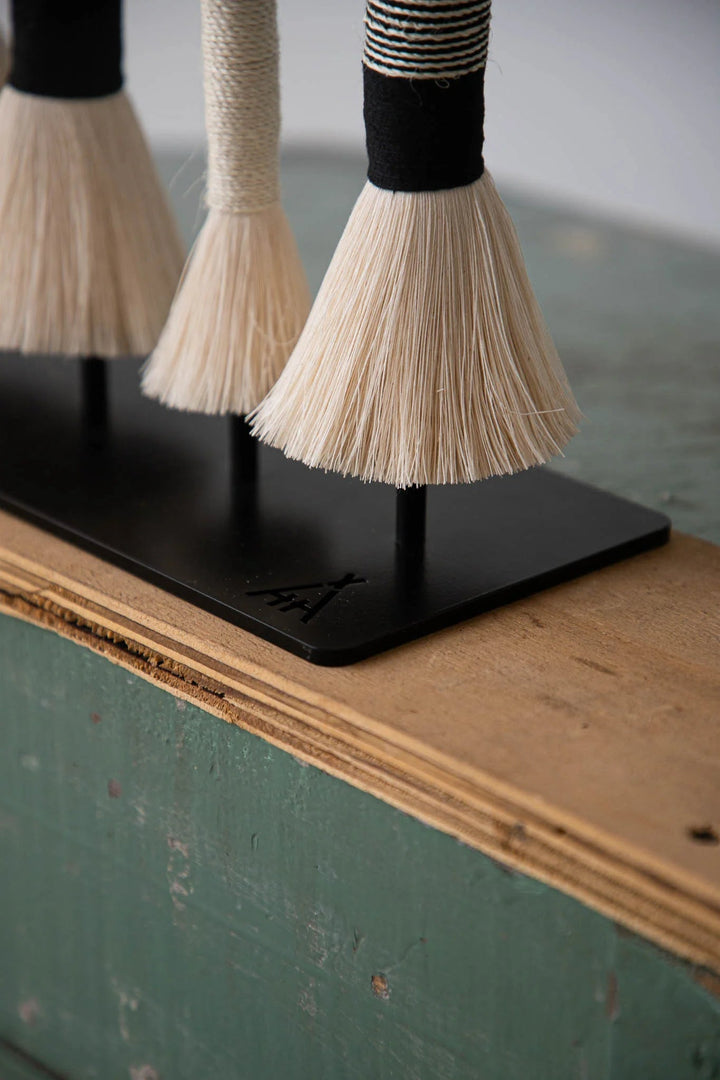 Apóstoles Stand - Black/White by Caralarga at White Label Project