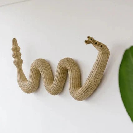 Artefacto Serpiente by Lordagsondag at White Label Project