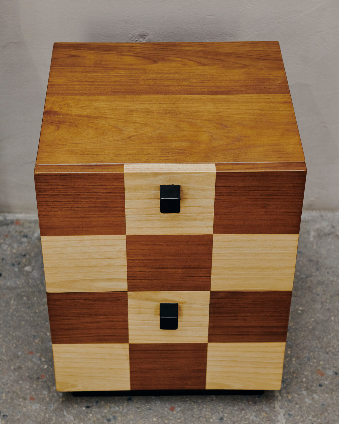 Coklat Side Table