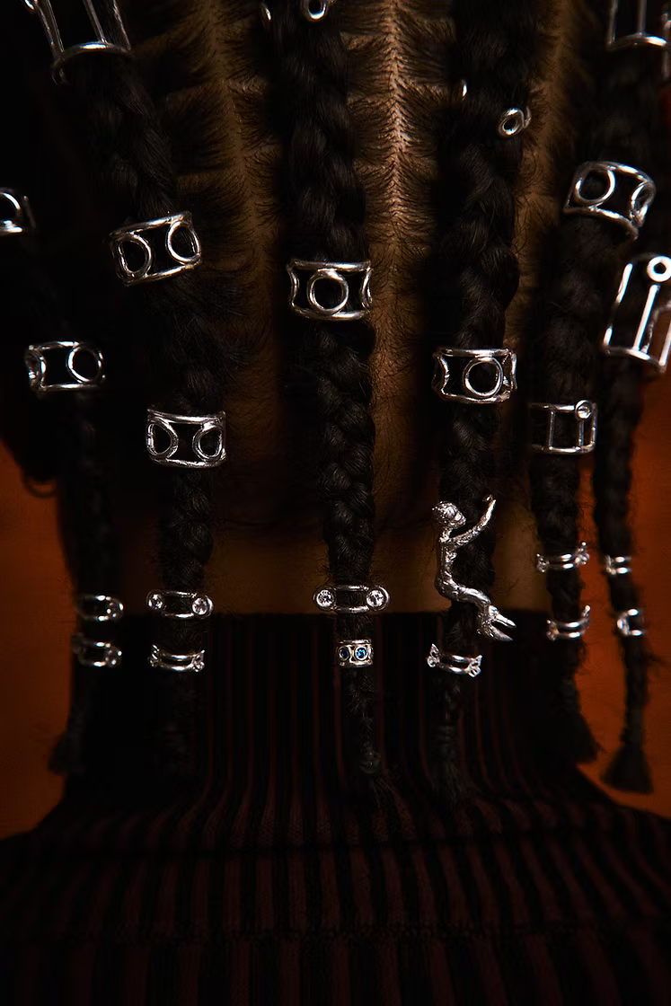 Moving in Circles Hair Piece - Gold