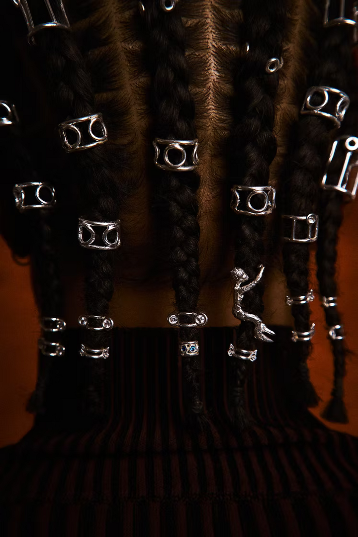 Moving in Circles Hair Piece - Gold