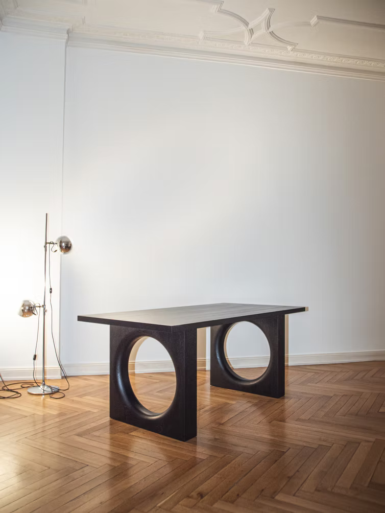 NOOM Table