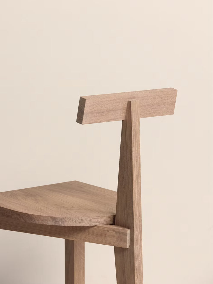P 04 Chair