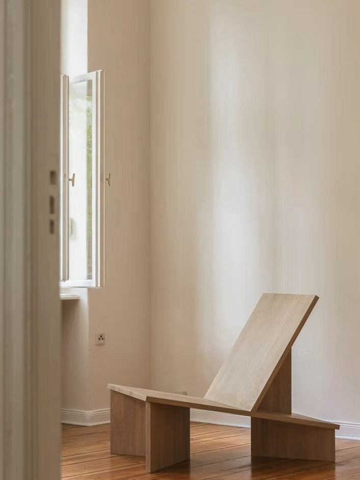 P 06 LOUNGE Chair