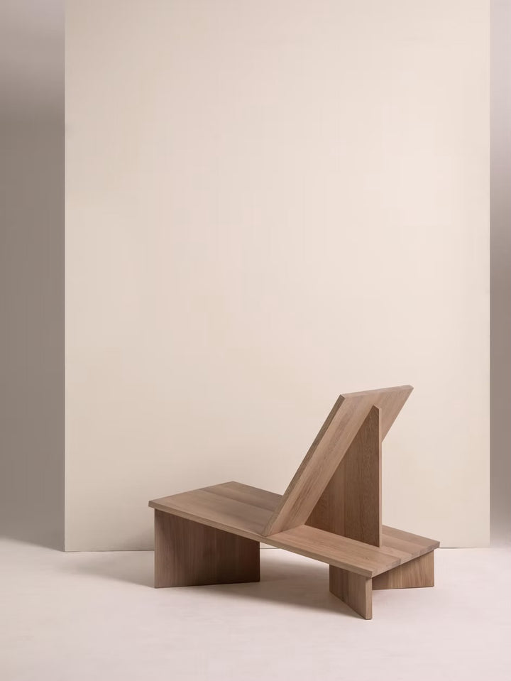 P 06 LOUNGE Chair