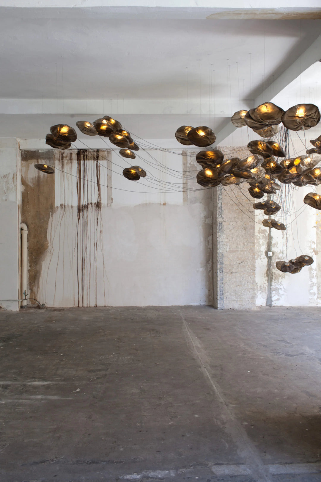 73.1 Sculptural Cable Lamp - LED