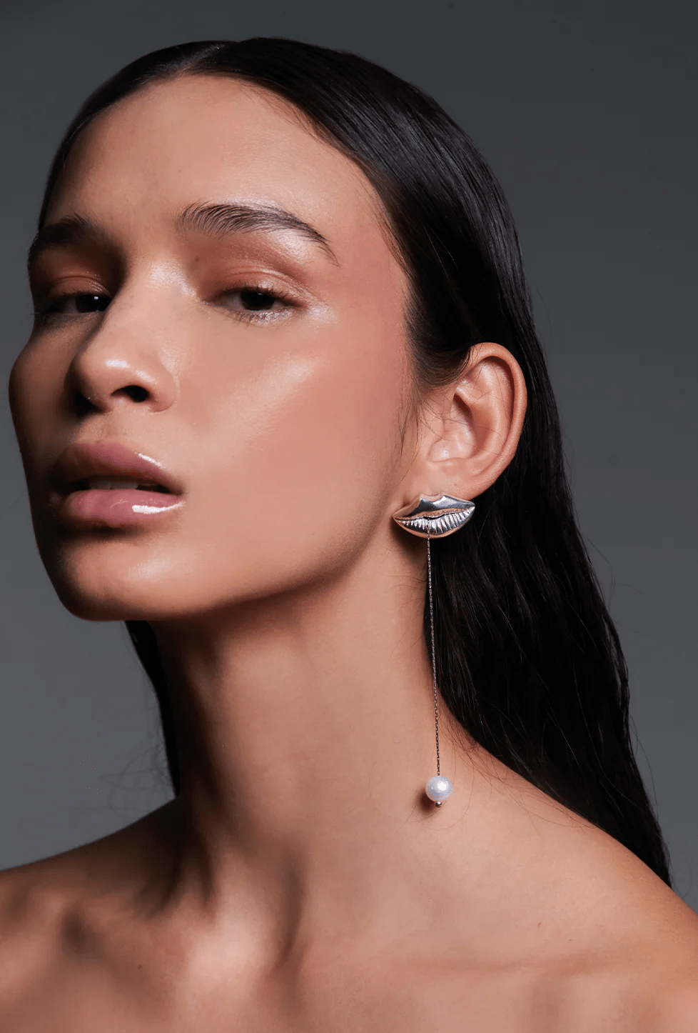 Beso Earring - Silver by Alejandra de Coss at White Label Project