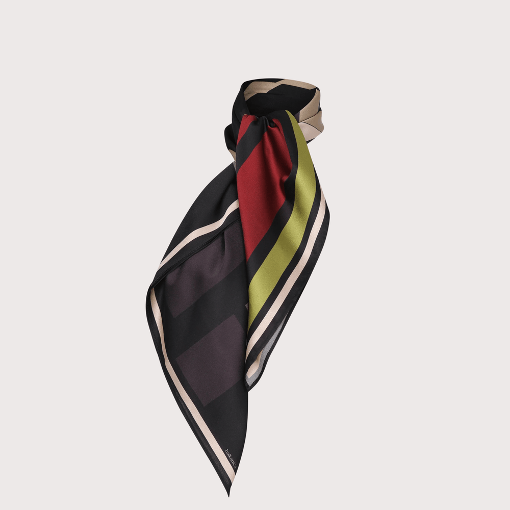 Huarihaus Scarf by Balkanica at White Label Project