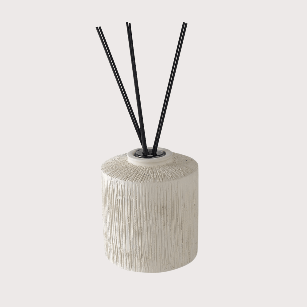 White Ribbed Ceramic Reed Diffuser by Côté Bougie at White Label Project