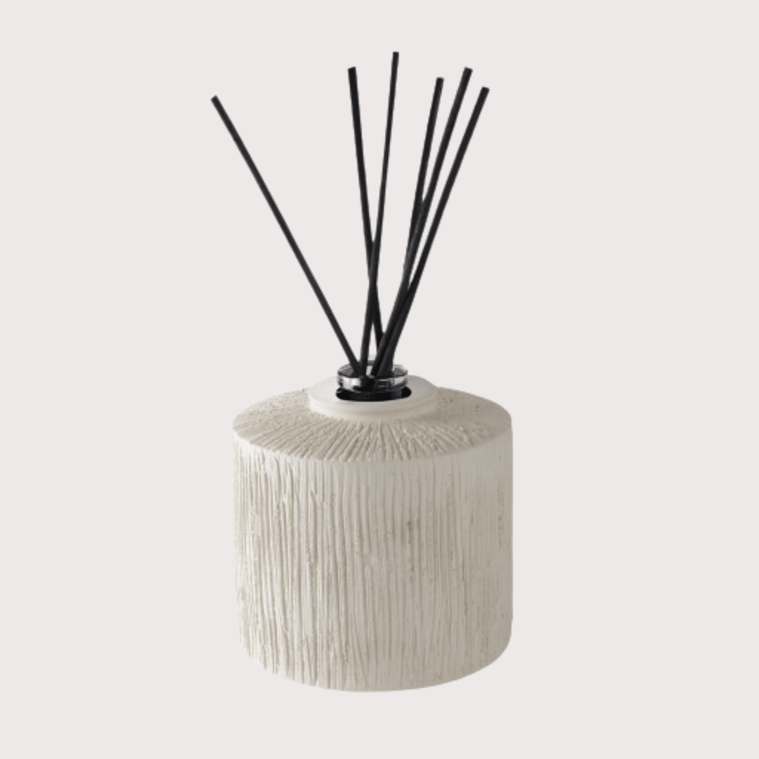 White Ribbed Ceramic Reed Diffuser by Côté Bougie at White Label Project