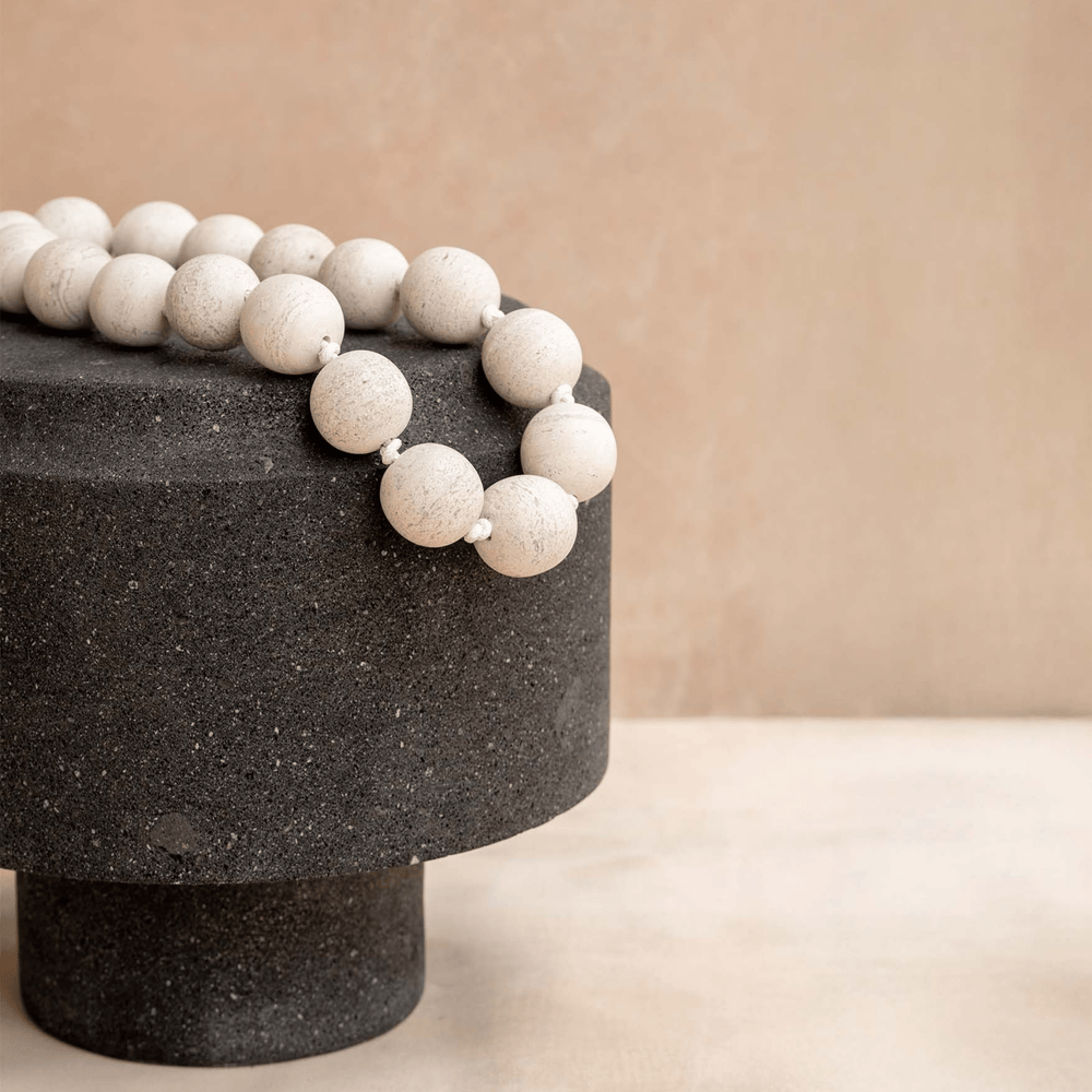 Collarcito - Travertine by ENTE arte.objeto at White Label Project