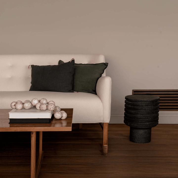Collarcito - Travertine by ENTE arte.objeto at White Label Project