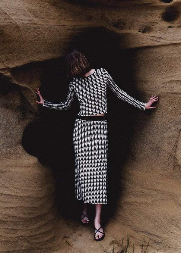 Totora Set - Black Ivory by Escvdo at White Label Project