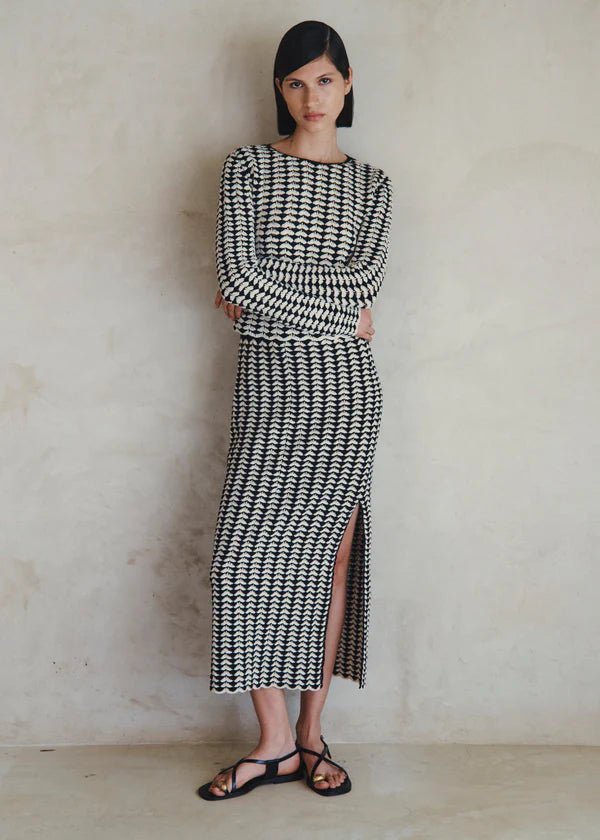 Totora Set - Black Ivory by Escvdo at White Label Project