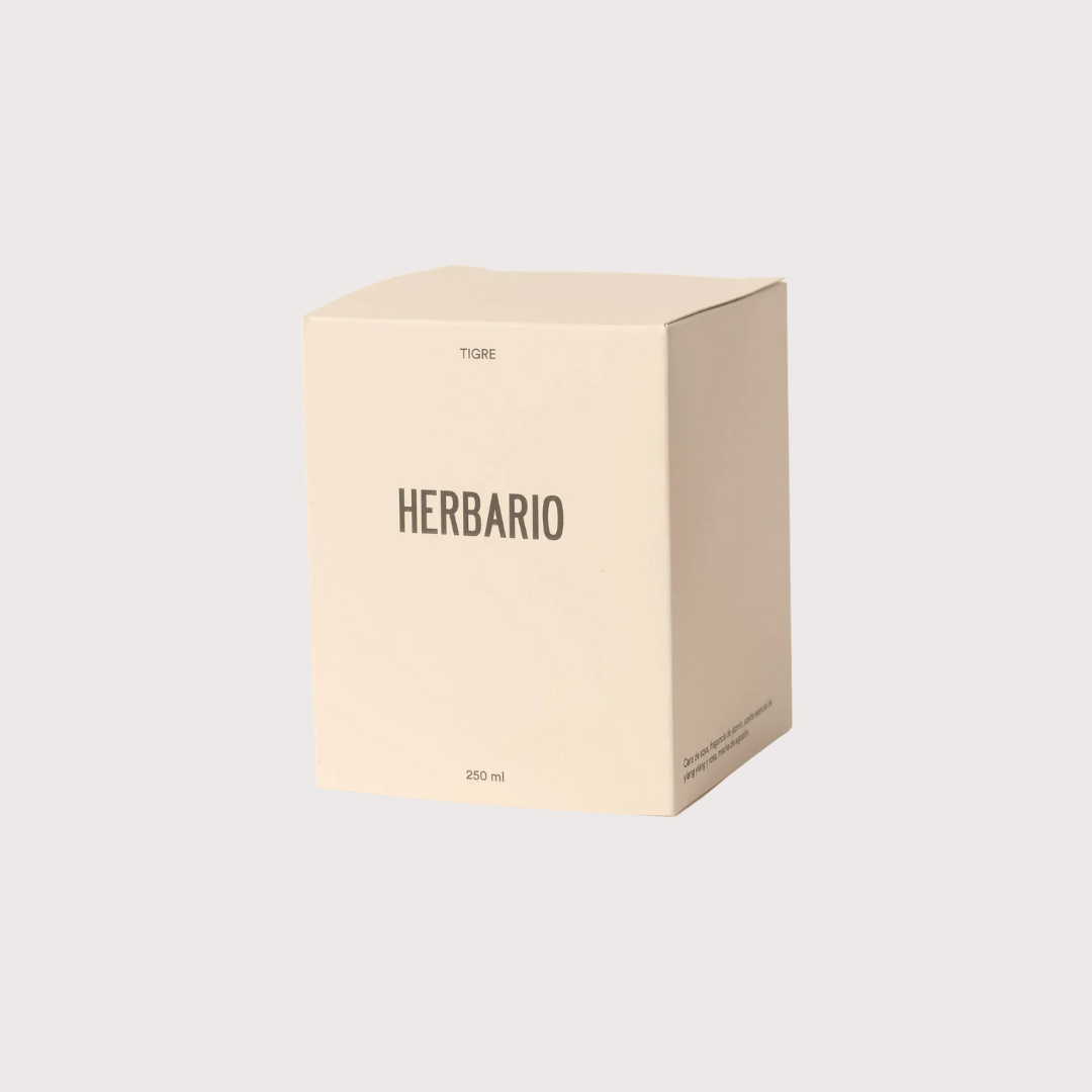 Scented Candle Tigre - Jasmine, Ylang - Ylang and Rose by Herbario at White Label Project