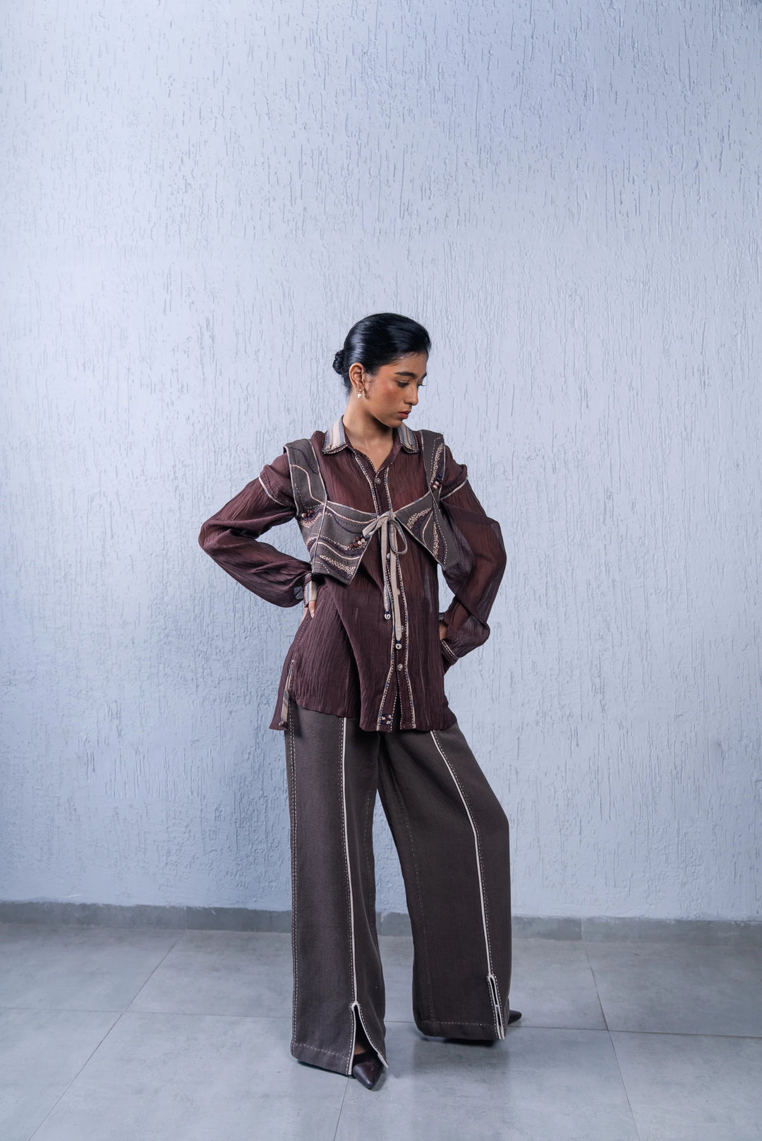 Unquiet Tie-up Blouse