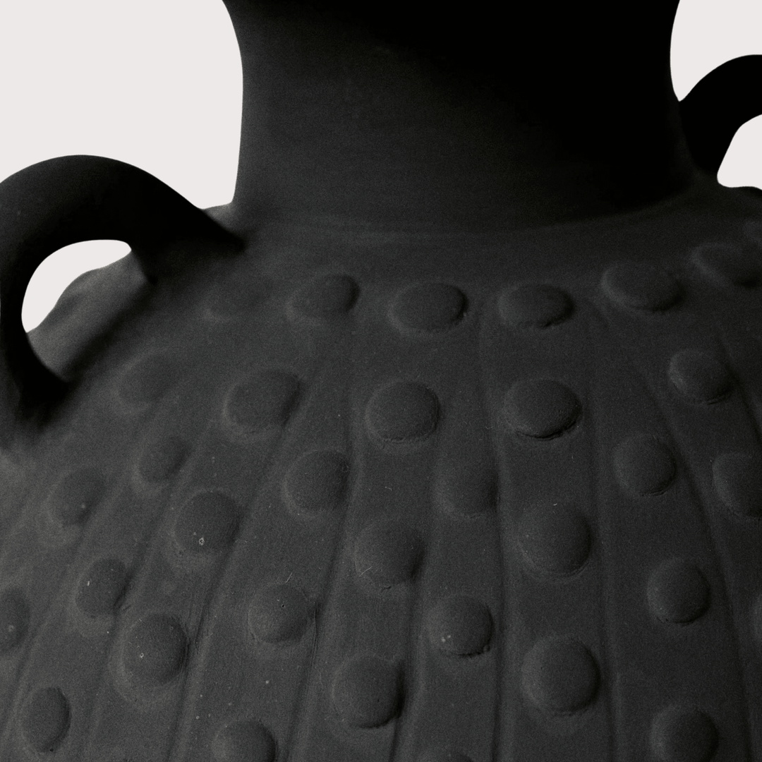 Vasija Vase - Black by Puna at White Label Project