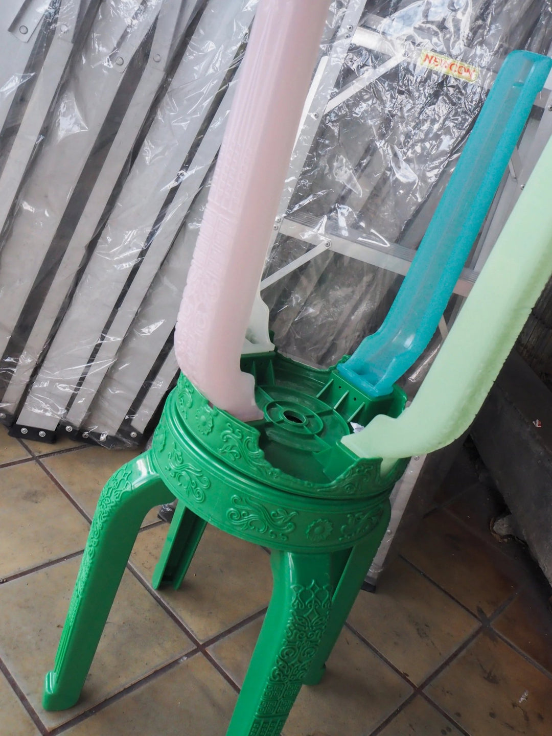 Whang Stool - Lod Chong Singapore by Rumbá Bor at White Label Project