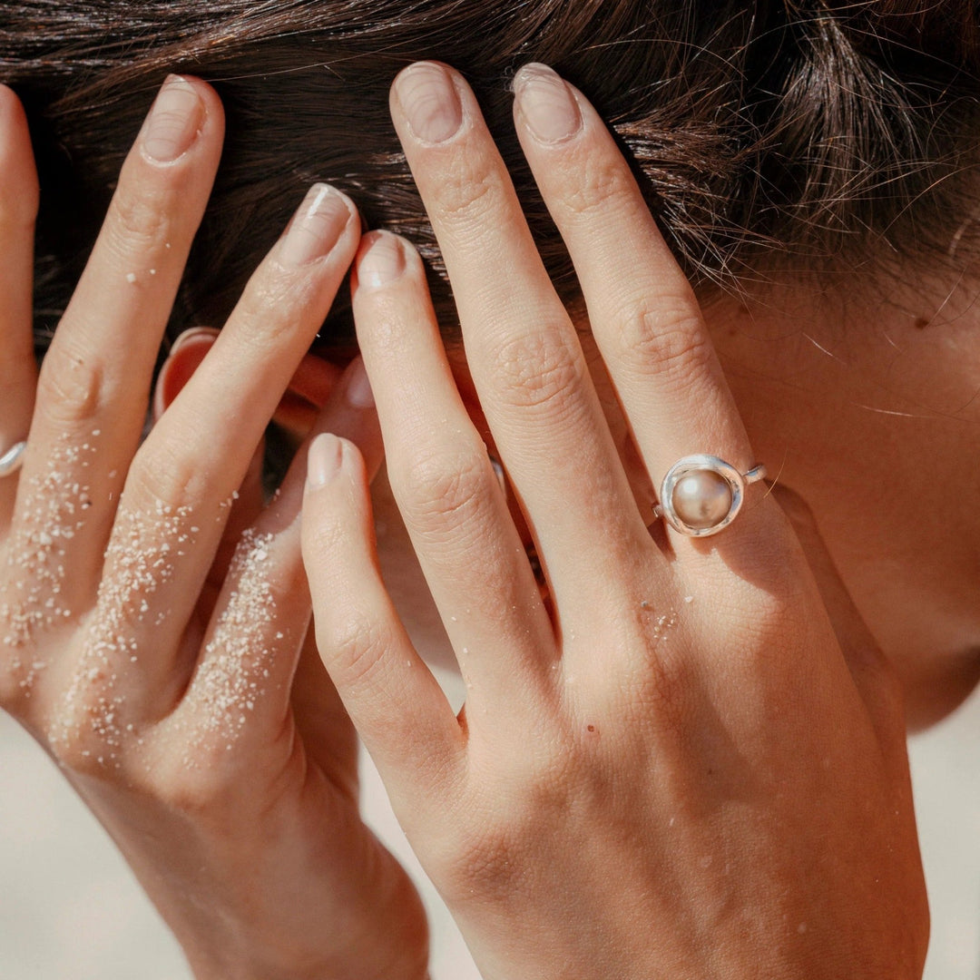 Mini Ostión Ring by Studio Conchita at White Label Project