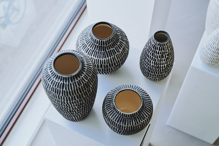 800 Vase- Black by Topis Ceramica at White Label Project