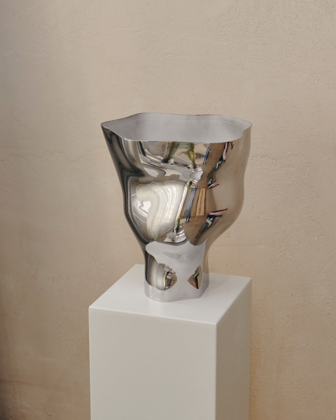 Echoes of Ice Vase N°4 by Yael Anders at White Label Project
